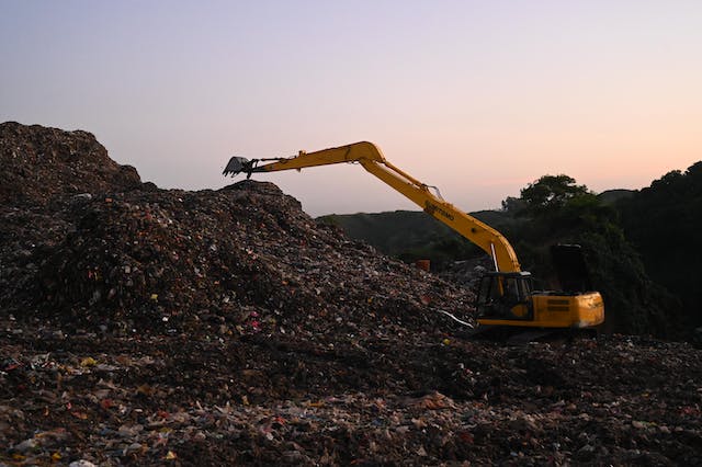 Qual è la differenza tra una discarica e un inceneritore: scopri le divergenze fondamentali